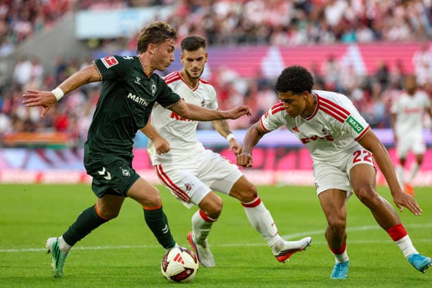 12.09.2026, GER, Fussball, Herren, Bundesliga , Saison 2026 2027, 1. FC Köln - SV Werder bremen Chuki (Bremen) und Jahmai Simpson-Pusey (Köln) im Kampf um den Ball Köln RheinEnergieSTADION Nordrhein-Westfalen Deutschland *** September 12, 2026, GER, Soccer, Men s, Bundesliga, 2026–2027 Season, 1. FC Köln vs. SV Werder Bremen; Chuki Bremen and Jahmai Simpson Pusey (Köln) battle for the ball at the RheinEnergieSTADION in Cologne, North Rhine-Westphalia, Germany Copyright: xAdrianxSchlüterx