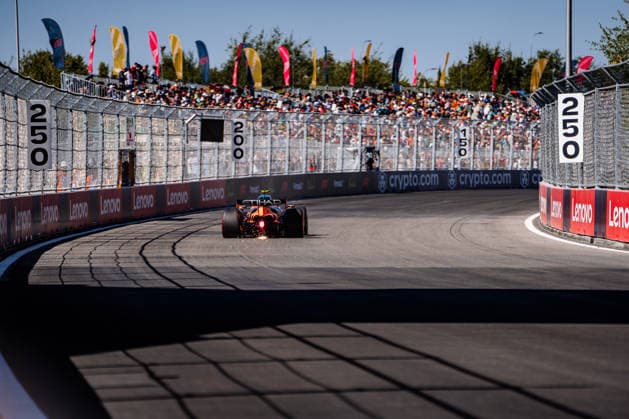 Lando Norris (McLaren Formula 1 Team, 01) ist schnellster in der Qualifikation auf dem Circuito de Madring für den Großen Preis von Spanien Grosser Preis von Spanien, Motorsport, Formel 1, Saison 2026, 12.09.2026 Grosser Preis von Spanien, Motorsport, Formel 1, Saison 2026, 12.09.2026 Madrid *** Lando Norris of the McLaren Formula 1 Team, No. 01, was the fastest in qualifying at the Circuito de Madrid for the Spanish Grand Prix. Spanish Grand Prix, Motorsports, Formula 1, 2026 Season, September 12, 2026 Spanish Grand Prix, Motorsports, Formula 1, 2026 Season, September 12, 2026 Madrid Copyright: xEibnerxPressefotox EP_CMN