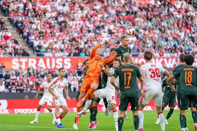 Amos Pieper (SV Werder Bremen, 05) koepft den Ball raus nach einer Ecke 1.FC Köln vs. SV Werder Bremen, Fussball, Bundesliga, 3.Spieltag, Saison 2026 27, 12.09.2026, DFL REGULATIONS PROHIBIT ANY USE OF PHOTOGRAPHS AS IMAGE SEQUENCES AND OR QUASI-VIDEO, 1.FC Köln vs. SV Werder Bremen, Fussball, Bundesliga, 3.Spieltag, Saison 2026 27, 12.09.2026 Köln *** Amos Pieper (SV Werder Bremen) clears the ball with a header following a corner kick in the match between 1. FC Köln and SV Werder Bremen, soccer, Bundesliga, Matchday 3, 2026–27 season, September 12, 2026, DFL regulations prohibit any use of photographs as image sequences and or quasi-video, 1. FC Köln vs. SV Werder Bremen, Soccer, Bundesliga, Matchday 3, 2026–27 season, September 12, 2026, Cologne Copyright: xEibner-Pressefoto LukasxBaldygax EP_LBA