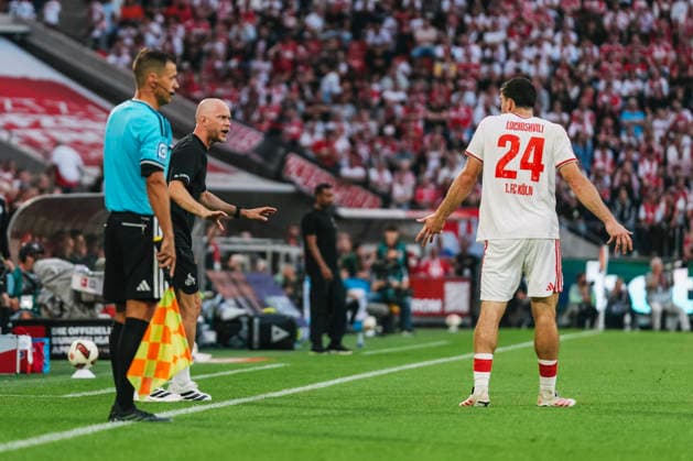 12.09.2026, xjmrgnx, Fussball 1.Bundesliga, 1.FC Koeln - SV Werder Bremen v.l. Chef-Trainer Rene Wagner (Koeln) gibt Luka Lochoshvili (24, Koeln) Anweisungen, der zuckt aber nur mit den Schultern (DFL DFB REGULATIONS PROHIBIT ANY USE OF PHOTOGRAPHS as IMAGE SEQUENCES and or QUASI-VIDEO) Koeln *** September 12, 2026, xjmrgnx, Soccer, Bundesliga 1, 1. FC Köln vs. SV Werder Bremen: Head Coach René Wagner of Köln gives Luka Lochoshvili, 24, Cologne instructions, but he just shrugs his shoulders. DFL DFB REGULATIONS PROHIBIT ANY USE OF PHOTOGRAPHS as IMAGE SEQUENCES and or QUASI-VIDEO. Cologne