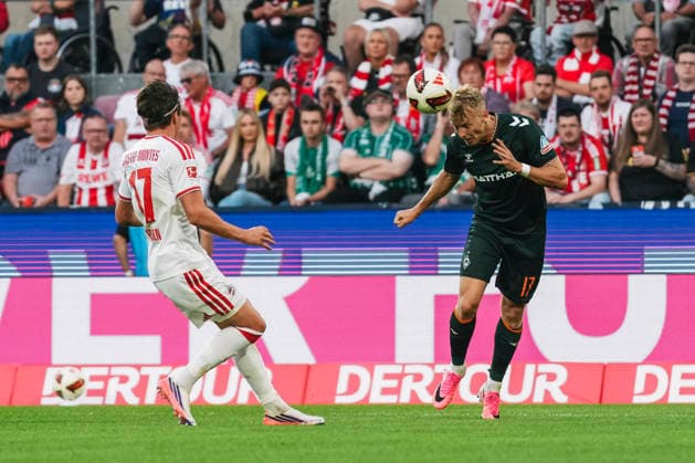 12.09.2026, xjmrgnx, Fussball 1.Bundesliga, 1.FC Koeln - SV Werder Bremen v.l. Marco Grüll (17, Bremen) mit einer Kopfball Hereingabe gegen Alessio Castro-Montes (17, Koeln) (DFL DFB REGULATIONS PROHIBIT ANY USE OF PHOTOGRAPHS as IMAGE SEQUENCES and or QUASI-VIDEO) Koeln *** September 12, 2026, xjmrgnx, Soccer, Bundesliga 1, 1. FC Köln vs. SV Werder Bremen: Marco Grüll (17), Bremen, with a header cross against Alessio Castro Montes (17), Köln. DFL and DFB regulations prohibit any use of photographs as image sequences and or quasi-video. Köln