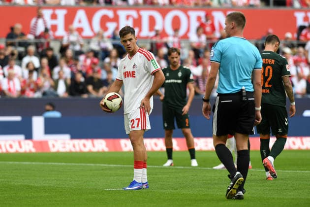 Thijs Dallinga (1. FC Koeln) schaut waehrend des Spiels der 1. Bundesliga zwischen 1. FC Koeln und SV Werder Bremen, RheinEnergieStadion am 12. September 2026 in Koeln, Deutschland. (Foto von Ralf Treese DeFodi Images) +++ Thijs Dallinga (1. FC Koeln) looks on during the Bundesliga match between 1. FC Koeln and SV Werder Bremen at RheinEnergieStadion on September 12, 2026 in Cologne, Germany. (Photo by Ralf Treese DeFodi Images) DFB DFL REGULATIONS PROHIBIT ANY USE OF PHOTOGRAPHS AS IMAGE SEQUENCES AND OR QUASI-VIDEO. (Photo by Ralf Treese DeFodi Images) - *** Thijs Dallinga of 1. FC Köln looks on during the Bundesliga match between 1. FC Köln and SV Werder Bremen, RheinEnergieStadion on September 12, 2026, in Cologne, Germany. Photo by Ralf Treese, DeFodi Images. Thijs Dallinga of 1. FC Köln looks on during the Bundesliga match between 1. FC Köln and SV Werder Bremen at RheinEnergieStadion on September 12, 2026 in Cologne, Germany. Photo by Ralf Treese, DeFodi Images. DFB and DFL regulations prohibit any use of photographs as image sequences and or quasi-video. Photo by Ralf Treese, DeFodi Images
