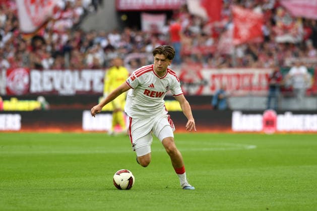 Mikey Moore (1. FC Koeln) in Aktion, am Ball, Einzelaktion waehrend des Spiels der 1. Bundesliga zwischen 1. FC Koeln und SV Werder Bremen, RheinEnergieStadion am 12. September 2026 in Koeln, Deutschland. (Foto von Ralf Treese DeFodi Images) +++ Mikey Moore (1. FC Koeln) controls the ball during the Bundesliga match between 1. FC Koeln and SV Werder Bremen at RheinEnergieStadion on September 12, 2026 in Cologne, Germany. (Photo by Ralf Treese DeFodi Images) DFB DFL REGULATIONS PROHIBIT ANY USE OF PHOTOGRAPHS AS IMAGE SEQUENCES AND OR QUASI-VIDEO. (Photo by Ralf Treese DeFodi Images) - *** Mikey Moore of 1. FC Köln in action, on the ball, making a solo play during the Bundesliga match between 1. FC Köln and SV Werder Bremen, RheinEnergieStadion on September 12, 2026, in Cologne, Germany. Photo by Ralf Treese, DeFodi Images. Mikey Moore of 1. FC Köln controls the ball during the Bundesliga match between 1. FC Köln and SV Werder Bremen at RheinEnergieStadion on September 12, 2026 in Cologne, Germany. Photo by Ralf Treese, DeFodi Images. DFB and DFL regulations prohibit any use of photographs as image sequences and or quasi-video. Photo by Ralf Treese, DeFodi Images.