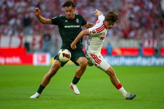 12.09.2026, GER, Fussball, Herren, Bundesliga , 1. Bundesliga, Saison 2026 2027, 1. FC Köln - SV Werder Bremen Olivier Deman (SVW) und Mikey Moore (1. FC Köln) im Kampf um den Ball *** September 12, 2026, GER, Soccer, Men s, Bundesliga, 1. Bundesliga, 2026–2027 Season, 1. FC Köln vs. SV Werder Bremen: Olivier Deman (SVW) and Mikey Moore (1. FC Köln) battle for the ball Copyright: xSvenxHanischx