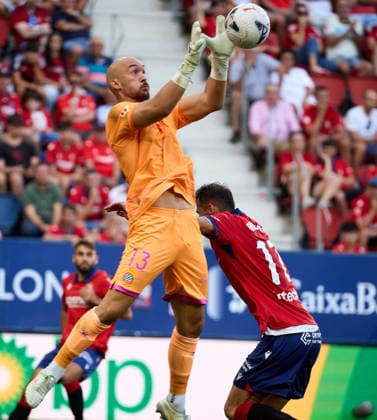 LaLiga EASports 2026 27 CA Osasuna v RCD Espanyol Marko Dmitrovic (13. ESP) in action during the LaLiga EA Sports match between CA Osasuna and RCD Espanyol played at El Sadar in Pamplona. Credit: Inigo Alzugaray Agencia LOF Pamplona LaLiga EASports 2026 27 CA Osasuna v RCD Espanyol