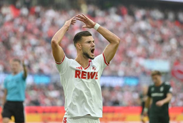 Tom Krauss (1. FC Köln) feuert die Fans an. Fussball 1. Bundesliga, 3.Spieltag, 1. FC Koeln - SV Werder Bremen, am 12.09.2026 in Koeln Deutschland. DFL regulations prohibit any use of photographs as image sequences and or quasi-video Â *** Tom Krauss: 1. FC Köln Cheers on the Fans - Soccer - Bundesliga, Matchday 3, 1. FC Köln vs. SV Werder Bremen, on September 12, 2026, in Cologne, Germany. DFL regulations prohibit any use of photographs as image sequences and or quasi-video. Â