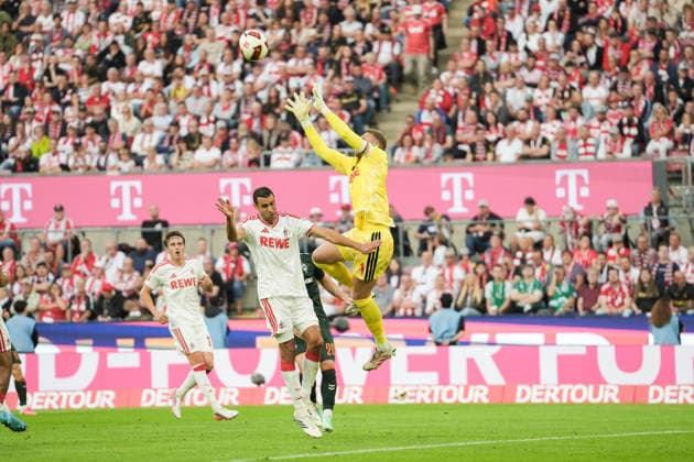 Deutschland: 1.Bundesliga 2026 2027 3. Spieltag, 1.FC Köln vs SV Werder Bremen, Samstag, 12.09.2026 RheinEnergieStadion (Köln, Nordrhein-Westfalen, Deutschland) Marvin Schwäbe (1. FC Köln, 1) springt zum Ball *** Germany 1 Bundesliga 2026–2027, Matchday 3: 1. FC Köln vs. SV Werder Bremen, Saturday, September 12, 2026, RheinEnergieStadion, Cologne, North Rhine-Westphalia, Germany. Marvin Schwäbe (1. FC Köln) dives for the ball. Copyright: xMerlexKölkingx