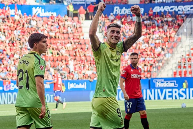 LaLiga EASports 2026 27 CA Osasuna v RCD Espanyol Roberto Fernandez (9. ESP) celebrates his goal (0-2) during the LaLiga EA Sports match between CA Osasuna and RCD Espanyol played at El Sadar in Pamplona. Roger Hinojo (21. ESP) (L) and Inigo Arguibide (27. OSA) (R) are also visible in the image. Credit: Inigo Alzugaray Agencia LOF Pamplona LaLiga EASports 2026 27 CA Osasuna v RCD Espanyol
