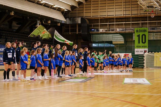 2. Alsco Handball Bundesliga Frauen - 3. Spieltag: Füchse Berlin - Rostocker Handball Club Einlauf der Mannschaften am 12.09.2026 in der Sporthalle Charlottenburg, Berlin (Berlin) Berlin Sporthalle Charlottenburg Berlin Deutschland