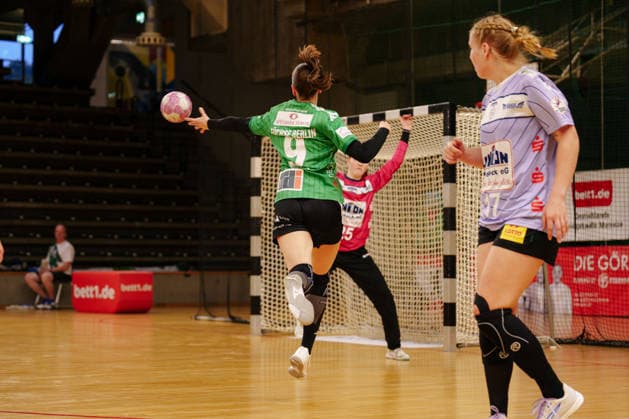 2. Alsco Handball Bundesliga Frauen - 3. Spieltag: Füchse Berlin - Rostocker Handball Club AnaÃ¯s Gouveia (Füchse Berlin, 9) beim Sprungwurf am 12.09.2026 in der Sporthalle Charlottenburg, Berlin (Berlin) Berlin Sporthalle Charlottenburg Berlin Deutschland