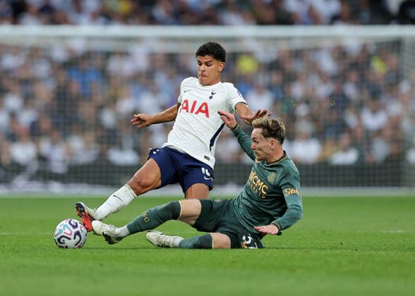 12th September 2026; Tottenham Hotspur Stadium, London, England; Premier League Football, Tottenham Hotspur versus Everton; Mateus Fernandes of Tottenham Hotspur tackled by James Garner of Everton JohnxPatrickxFletcher