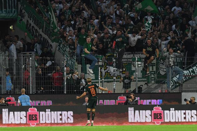 Niclas Fuellkrug (Werder Bremen) Torjubel, jubelt nach seinem Treffer zum 1:1 waehrend des Spiels der 1. Bundesliga zwischen 1. FC Koeln und SV Werder Bremen, RheinEnergieStadion am 12. September 2026 in Koeln, Deutschland. (Foto von Ralf Treese DeFodi Images) +++ Niclas Fuellkrug (Werder Bremen) celebrates after scoring his team™s first goal during the Bundesliga match between 1. FC Koeln and SV Werder Bremen at RheinEnergieStadion on September 12, 2026 in Cologne, Germany. (Photo by Ralf Treese DeFodi Images) DFB DFL REGULATIONS PROHIBIT ANY USE OF PHOTOGRAPHS AS IMAGE SEQUENCES AND OR QUASI-VIDEO. (Photo by Ralf Treese DeFodi Images) - *** Niclas Fuellkrug of Werder Bremen celebrates after scoring his team’s first goal, making the score 1–1, during the Bundesliga match between 1. FC Köln and SV Werder Bremen at RheinEnergieStadion on September 12, 2026, in Cologne, Germany. Photo by Ralf Treese, DeFodi Images. Niclas Fuellkrug of Werder Bremen celebrates after scoring his team’s first goal during the Bundesliga match between 1. FC Köln and SV Werder Bremen at RheinEnergieStadion on September 12, 2026 in Cologne, Germany. Photo by Ralf Treese, DeFodi Images. DFB and DFL regulations prohibit any use of photographs as image sequences and or quasi-video. Photo by Ralf Treese, DeFodi Images.