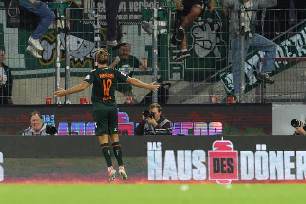 Niclas Fuellkrug (SV Werder Bremen) Torjubel, jubelt nach seinem Treffer zum 1:1 waehrend des Spiels der 1. Bundesliga zwischen 1. FC Koeln und SV Werder Bremen, RheinEnergieStadion am 12. September 2026 in Koeln, Deutschland. (Foto von Oliver Kaelke DeFodi Images) +++ Niclas Fuellkrug (SV Werder Bremen) celebrates after scoring his team s first goal during the Bundesliga match between 1. FC Koeln and SV Werder Bremen at RheinEnergieStadion on September 12, 2026 in Cologne, Germany. (Photo by Oliver Kaelke DeFodi Images) DFB DFL REGULATIONS PROHIBIT ANY USE OF PHOTOGRAPHS AS IMAGE SEQUENCES AND OR QUASI-VIDEO. (Photo by Oliver Kaelke DeFodi Images) - *** Niclas Fuellkrug of SV Werder Bremen celebrates after scoring his team s first goal during the Bundesliga match between 1. FC Köln and SV Werder Bremen at the RheinEnergieStadion on September 12, 2026, in Cologne, Germany. Photo by Oliver Kaelke, DeFodi Images. Niclas Fuellkrug of SV Werder Bremen celebrates after scoring his team’s first goal during the Bundesliga match between 1. FC Köln and SV Werder Bremen at RheinEnergieStadion on September 12, 2026 in Cologne, Germany. Photo by Oliver Kaelke, DeFodi Images. DFB and DFL regulations prohibit any use of photographs as image sequences and or quasi-video. Photo by Oliver Kaelke, DeFodi Images.