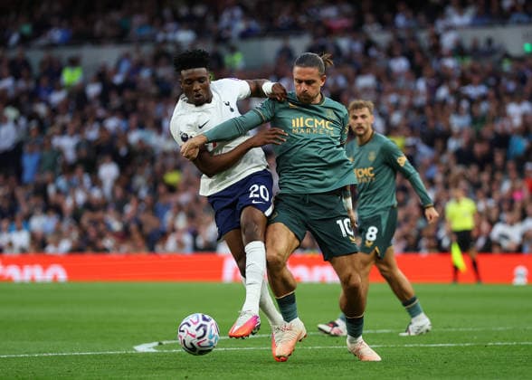 12th September 2026; Tottenham Hotspur Stadium, London, England; Premier League Football, Tottenham Hotspur versus Everton; Mohammed Kudus of Tottenham Hotspur under pressure from Jack Grealish of Everton JohnxPatrickxFletcher
