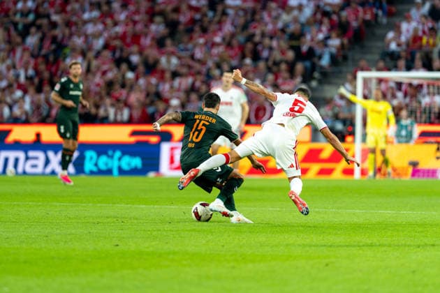 Tom Krauss (1.FC Koeln, 05) fliegt im Zweikampf mit Ludovit Reis (SV Werder Bremen, 15) 1.FC Köln vs. SV Werder Bremen, Fussball, Bundesliga, 3.Spieltag, Saison 2026 27, 12.09.2026, DFL REGULATIONS PROHIBIT ANY USE OF PHOTOGRAPHS AS IMAGE SEQUENCES AND OR QUASI-VIDEO, 1.FC Köln vs. SV Werder Bremen, Fussball, Bundesliga, 3.Spieltag, Saison 2026 27, 12.09.2026 Köln *** Tom Krauss (1. FC Köln, 05) goes up for a header against Ludovit Reis (SV Werder Bremen, 15) – 1. FC Köln vs. SV Werder Bremen, Soccer, Bundesliga, Matchday 3, 2026–27 Season, September 12, 2026, DFL regulations prohibit any use of photographs as image sequences and or quasi-video, 1. FC Köln vs. SV Werder Bremen, Soccer, Bundesliga, Matchday 3, 2026–27 Season, September 12, 2026, Cologne Copyright: xEibner-Pressefoto LukasxBaldygax EP_LBA