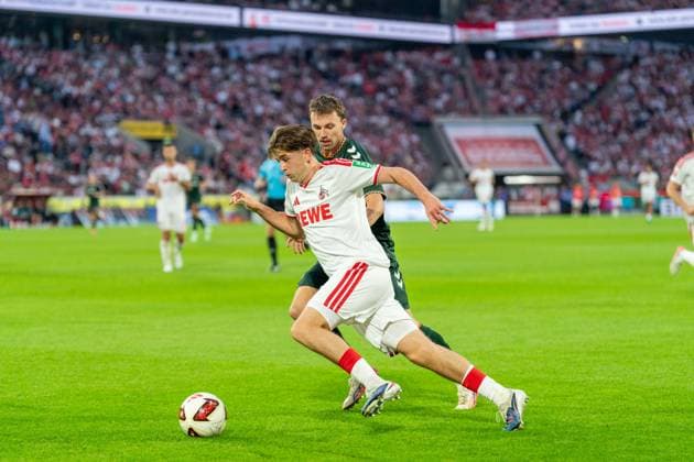 Zweikampf zwischen Youri Regeer (SV Werder Bremen, 44) und Mikey Moore (1.FC Koeln, 47) 1.FC Köln vs. SV Werder Bremen, Fussball, Bundesliga, 3.Spieltag, Saison 2026 27, 12.09.2026, DFL REGULATIONS PROHIBIT ANY USE OF PHOTOGRAPHS AS IMAGE SEQUENCES AND OR QUASI-VIDEO, 1.FC Köln vs. SV Werder Bremen, Fussball, Bundesliga, 3.Spieltag, Saison 2026 27, 12.09.2026 Köln *** Tackle between Youri Regeer of SV Werder Bremen, 44, and Mikey Moore of 1. FC Köln, 47; 1. FC Köln vs. SV Werder Bremen, Soccer, Bundesliga, Matchday 3, 2026–27 Season, September 12, 2026, DFL regulations prohibit any use of photographs as image sequences and or quasi-video, 1 FC Köln vs. SV Werder Bremen, soccer, Bundesliga, Matchday 3, 2026–27 season, September 12, 2026, Cologne Copyright: xEibner-Pressefoto LukasxBaldygax EP_LBA