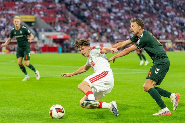 Zweikampf zwischen Youri Regeer (SV Werder Bremen, 44) und Mikey Moore (1.FC Koeln, 47) dieser wird zu Boden geschubst 1.FC Köln vs. SV Werder Bremen, Fussball, Bundesliga, 3.Spieltag, Saison 2026 27, 12.09.2026, DFL REGULATIONS PROHIBIT ANY USE OF PHOTOGRAPHS AS IMAGE SEQUENCES AND OR QUASI-VIDEO, 1.FC Köln vs. SV Werder Bremen, Fussball, Bundesliga, 3.Spieltag, Saison 2026 27, 12.09.2026 Köln *** A tackle between Youri Regeer of SV Werder Bremen (44) and Mikey Moore of 1. FC Köln (47); Moore is pushed to the ground. 1. FC Köln vs. SV Werder Bremen, Soccer, Bundesliga, Matchday 3, 2026–27 Season, September 12, 2026. DFL regulations prohibit any use of photographs as image sequences and or quasi-video, 1. FC Köln vs. SV Werder Bremen, Soccer, Bundesliga, Matchday 3, 2026–27 Season, September 12, 2026, Cologne Copyright: xEibner-Pressefoto LukasxBaldygax EP_LBA