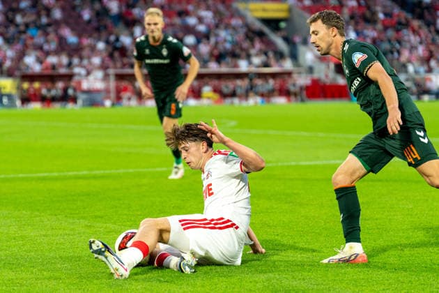 Zweikampf zwischen Youri Regeer (SV Werder Bremen, 44) und Mikey Moore (1.FC Koeln, 47) 1.FC Köln vs. SV Werder Bremen, Fussball, Bundesliga, 3.Spieltag, Saison 2026 27, 12.09.2026, DFL REGULATIONS PROHIBIT ANY USE OF PHOTOGRAPHS AS IMAGE SEQUENCES AND OR QUASI-VIDEO, 1.FC Köln vs. SV Werder Bremen, Fussball, Bundesliga, 3.Spieltag, Saison 2026 27, 12.09.2026 Köln *** Tackle between Youri Regeer of SV Werder Bremen, 44, and Mikey Moore of 1. FC Köln, 47; 1. FC Köln vs. SV Werder Bremen, Soccer, Bundesliga, Matchday 3, 2026–27 Season, September 12, 2026, DFL regulations prohibit any use of photographs as image sequences and or quasi-video, 1 FC Köln vs. SV Werder Bremen, soccer, Bundesliga, Matchday 3, 2026–27 season, September 12, 2026, Cologne Copyright: xEibner-Pressefoto LukasxBaldygax EP_LBA