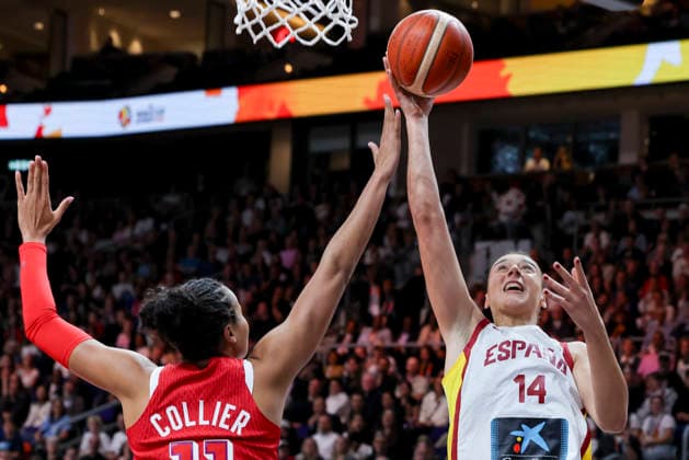 Napheesa Collier (USA) und Raquel Carrera (Spain) battle for the ball during the FIBA Women s Basketball World Cup Germany 2026 semifinal match between Spain and United States at Berlin Arena on September 12, 2026 in Berlin, Germany. (Photo by Marco Steinbrenner DeFodi Images) -