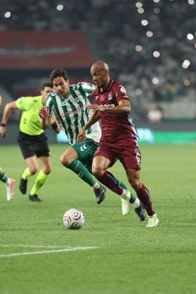 KONYA, TURKEY - SEPTEMBER 12: Marko Jevtovic (8) of Konyaspor and Fabio Henrique Tavares ( Fabinho ) (6) of Trabzonspor battle for the ball during the Turkish Super League 2026 27 match between Konyaspor and Trabzonspor at Medas Konya Buyuksehir Stadium on September 12, 2026 in Konya, Turkey. Konya Turkey Copyright: xSeskimphotox Konya-Trabzon-1209 (13)