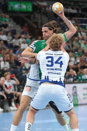 Handball, HBL2: SC DHfK Leipzig - VfL Lübeck-Schwartau; 12.09.2026 Dean Bombac (44, SC DHfK Leipzig) in der Zange. Handball, 2. Bundesliga, Saison 2026 2027, 3. Spieltag: SC DHfK Leipzig vs. VfL Lübeck-Schwartau am 12.09.2026 in der Quarterback Immobilien Arena Leipzig. Copyright: xBEAUTIFULxSPORTS JanxKaeferx