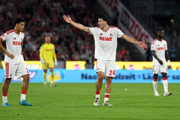 Jahmai Simpson-Pusey (1. FC Koeln) und Luka Lochoshvili (1. FC Koeln) gestikuliert, gestik waehrend des Spiels der 1. Bundesliga zwischen 1. FC Koeln und SV Werder Bremen, RheinEnergieStadion am 12. September 2026 in Koeln, Deutschland. (Foto von Ralf Treese DeFodi Images) +++ Jahmai Simpson-Pusey (1. FC Koeln) und Luka Lochoshvili (1. FC Koeln) gestures during the Bundesliga match between 1. FC Koeln and SV Werder Bremen at RheinEnergieStadion on September 12, 2026 in Cologne, Germany. (Photo by Ralf Treese DeFodi Images) DFB DFL REGULATIONS PROHIBIT ANY USE OF PHOTOGRAPHS AS IMAGE SEQUENCES AND OR QUASI-VIDEO. (Photo by Ralf Treese DeFodi Images) - *** Jahmai Simpson Pusey of 1. FC Köln and Luka Lochoshvili of 1. FC Köln gesturing during the Bundesliga match between 1. FC Köln and SV Werder Bremen at the RheinEnergieStadion on September 12, 2026, in Cologne, Germany Photo by Ralf Treese DeFodi Images Jahmai Simpson Pusey of 1. FC Köln and Luka Lochoshvili of 1. FC Köln gesturing during the Bundesliga match between 1. FC Köln and SV Werder Bremen at RheinEnergieStadion on September 12, 2026 in Cologne, Germany. Photo by Ralf Treese, DeFodi Images. DFB and DFL regulations prohibit any use of photographs as image sequences and or quasi-video. Photo by Ralf Treese, DeFodi Images.