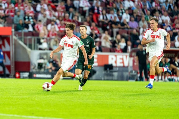 Youri Regeer (SV Werder Bremen, 44) verfolgt den stuermenden Mikey Moore (1.FC Koeln, 47), Thijs Dalinga (1.FC Koeln, 27) 1.FC Köln vs. SV Werder Bremen, Fussball, Bundesliga, 3.Spieltag, Saison 2026 27, 12.09.2026, DFL REGULATIONS PROHIBIT ANY USE OF PHOTOGRAPHS AS IMAGE SEQUENCES AND OR QUASI-VIDEO, 1.FC Köln vs. SV Werder Bremen, Fussball, Bundesliga, 3.Spieltag, Saison 2026 27, 12.09.2026 Köln *** Youri Regeer of SV Werder Bremen, No. 44, tracks the charging Mikey Moore of 1. FC Köln, No. 47, Thijs Dalinga, 1. FC Köln, 27. 1. FC Köln vs. SV Werder Bremen, Soccer, Bundesliga, Matchday 3, 2026–27 season, September 12, 2026, DFL regulations prohibit any use of photographs as image sequences and or quasi-video, 1 FC Köln vs. SV Werder Bremen, Soccer, Bundesliga, Matchday 3, 2026–27 Season, September 12, 2026, Cologne Copyright: xEibner-Pressefoto LukasxBaldygax EP_LBA
