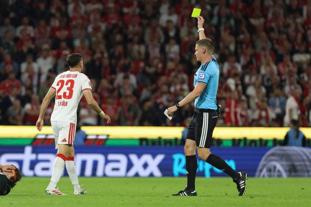 Paul Okon-Engstler (1. FC Koeln) erhaelt die gelbe Karte waehrend des Spiels der 1. Bundesliga zwischen 1. FC Koeln und SV Werder Bremen, RheinEnergieStadion am 12. September 2026 in Koeln, Deutschland. (Foto von Oliver Kaelke DeFodi Images) +++ Paul Okon-Engstler (1. FC Koeln) gets the yellow card during the Bundesliga match between 1. FC Koeln and SV Werder Bremen at RheinEnergieStadion on September 12, 2026 in Cologne, Germany. (Photo by Oliver Kaelke DeFodi Images) DFB DFL REGULATIONS PROHIBIT ANY USE OF PHOTOGRAPHS AS IMAGE SEQUENCES AND OR QUASI-VIDEO. (Photo by Oliver Kaelke DeFodi Images) - *** Paul Okon Engstler of 1. FC Köln receives a yellow card during the Bundesliga 1 match between 1. FC Köln and SV Werder Bremen, RheinEnergieStadion on September 12, 2026, in Cologne, Germany. Photo by Oliver Kaelke, DeFodi Images. Paul Okon Engstler of 1. FC Köln receives a yellow card during the Bundesliga match between 1. FC Köln and SV Werder Bremen at RheinEnergieStadion on September 12, 2026 in Cologne, Germany. Photo by Oliver Kaelke, DeFodi Images. DFB and DFL regulations prohibit any use of photographs as image sequences and or quasi-video. Photo by Oliver Kaelke, DeFodi Images.