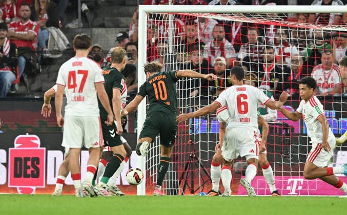 Niclas Fuellkrug (Füllkrug)(Werder Bremen, Nr. 10) schiesst das Tor zum 1:1, Aktion. Fussball 1. Bundesliga, 3.Spieltag, 1. FC Koeln - SV Werder Bremen 1:1, am 12.09.2026 in Koeln Deutschland. DFL regulations prohibit any use of photographs as image sequences and or quasi-video Â *** Niclas Füllkrug (Werder Bremen, No. 10) scores the goal to tie the game at 1-1, Soccer Action, Bundesliga, Matchday 3, 1. FC Köln vs. SV Werder Bremen 1–1, on September 12, 2026, in Cologne, Germany. DFL regulations prohibit any use of photographs as image sequences and or quasi-video.