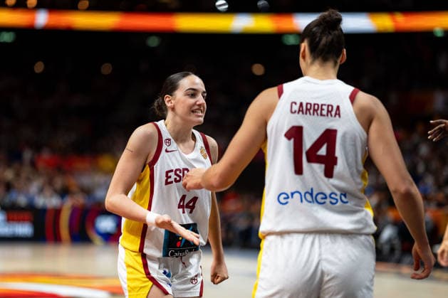 Iyana Martin (Spanien, 44) jubelt Jubel mit Raquel Carrera (Spanien, 14), GER, Spanien vs. USA, Basketball, FIBA Women s World Cup 2026, Halbfinale, 12.09.2026 GER, Spanien vs. USA, Basketball, FIBA Women s World Cup 2026, Halbfinale, 12.09.2026 Berlin Copyright: xEibner-Pressefoto MaxxVincenx EP_MVN
