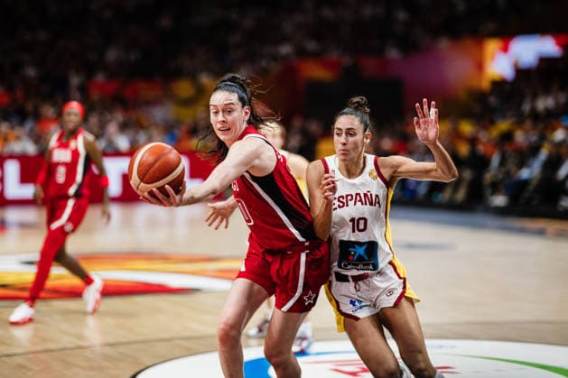 FIBA Women™s Basketball World Cup 2026: Spanien vs. USA, 12.09.2026 Breanna Stewart (USA, 10), Maria Conde (Spanien, 10); Basketball, FIBA Women™s Basketball World Cup 2026, Final Phase, Halbfinale: Spanien vs. USA am 12.09.2026 in der Uber Arena, Berlin Copyright: xBEAUTIFULxSPORTS Tonhäuserx