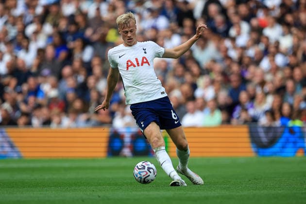 Tottenham Hotspur v Everton, Premier League Tottenham Hotspur Defender Jan Paul van Hecke (6) during the Premier League match between Tottenham Hotspur and Everton at Tottenham Hotspur Stadium, London, UK on 12 September 2026. London Tottenham Hotspur Stadium London UK Editorial use only DataCo restrictions apply See www.football-dataco.com , Copyright: xChrisxFoxwellx PSI-24863-0083