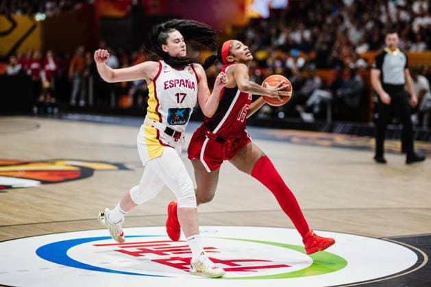 FIBA Women™s Basketball World Cup 2026: Spanien vs. USA, 12.09.2026 Megan Gustafson (Spanien, 17), Angel Reese (USA, 15); Basketball, FIBA Women™s Basketball World Cup 2026, Final Phase, Halbfinale: Spanien vs. USA am 12.09.2026 in der Uber Arena, Berlin Copyright: xBEAUTIFULxSPORTS Tonhäuserx