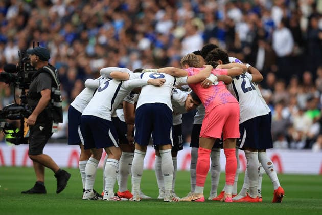 Tottenham Hotspur v Everton, Premier League Tottenham Hotspur team huddle during the Premier League match between Tottenham Hotspur and Everton at Tottenham Hotspur Stadium, London, UK on 12 September 2026. London Tottenham Hotspur Stadium London UK Editorial use only DataCo restrictions apply See www.football-dataco.com , Copyright: xChrisxFoxwellx PSI-24863-0112