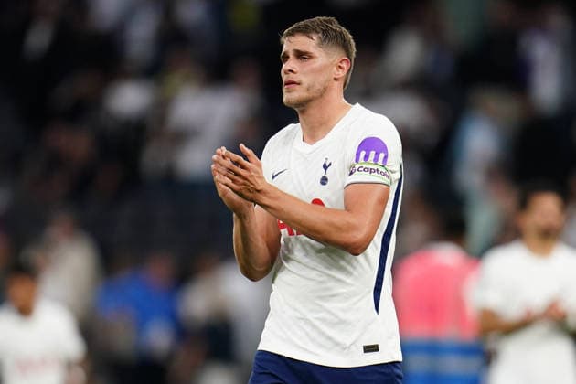 Premier League: Tottenham Hotspur v Everton Micky van de Ven of Tottenham Hotspur applauds home support at full time during the Premier League match Tottenham Hotspur vs Everton at Tottenham Hotspur Stadium, London, United Kingdom on 12 September 2026 (Photo by Harvey Murphy News Images) Copyright: xHarveyxMurphy NewsxImagesx