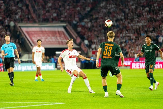 Florian Exner (Schiedsrichter), Marius Buelter (1.FC Koeln, 30) im Zweikampf mit Mick Schmetgens (SV Werder Bremen, 33) und Paul Erevbenagie (SV Werder Bremen, 38) 1.FC Köln vs. SV Werder Bremen, Fussball, Bundesliga, 3.Spieltag, Saison 2026 27, 12.09.2026, DFL REGULATIONS PROHIBIT ANY USE OF PHOTOGRAPHS AS IMAGE SEQUENCES AND OR QUASI-VIDEO, 1.FC Köln vs. SV Werder Bremen, Fussball, Bundesliga, 3.Spieltag, Saison 2026 27, 12.09.2026 Köln *** Florian Exner, referee; Marius Buelter (1. FC Köln, No. 30) in a tackle with Mick Schmetgens (SV Werder Bremen, No. 33) and Paul Erevbenagie (SV Werder Bremen, No. 38); 1. FC Köln vs. SV Werder Bremen, soccer, Bundesliga, Matchday 3, 2026–27 season, December 9, 2026, DFL regulations prohibit any use of photographs as image sequences and or quasi-video, 1. FC Köln vs. SV Werder Bremen, soccer, Bundesliga, Matchday 3, 2026–27 season, September 12, 2026, Cologne Copyright: xEibner-Pressefoto LukasxBaldygax EP_LBA