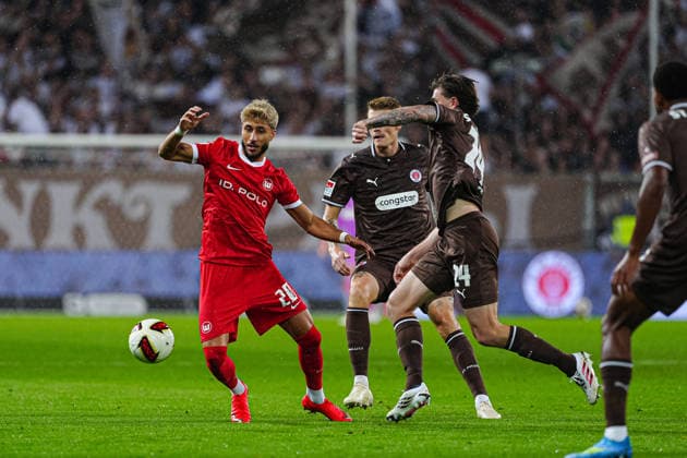 Muhammed Damar (VfL Wolfsburg, 20), Connor Metcalfe (FC St. Pauli, 24) GER, FC St. Pauli vs. VfL Wolfsburg, Fussball, 2. Bundesliga, Spieltag 05, Saison 2026 2027, 12.09.2026 DFL REGULATIONS PROHIBIT ANY USE OF PHOTOGRAPHS AS IMAGE SEQUENCES AND OR QUASI-VIDEO GER, FC St. Pauli vs. VfL Wolfsburg, Fussball, 2. Bundesliga, Spieltag 05, Saison 2026 2027, 12.09.2026 Hamburg *** Muhammed Damar, VfL Wolfsburg, 20; Connor Metcalfe, FC St. Pauli, 24 (GER); FC St. Pauli vs. VfL Wolfsburg, Soccer, 2. Bundesliga, Matchday 5, 2026–2027 season, September 12, 2026 DFL regulations prohibit any use of photographs as image sequences and or quasi-video, GER, FC St. Pauli vs. VfL Wolfsburg, Soccer, 2. Bundesliga, Matchday 5, 2026–2027 Season, September 12, 2026, Hamburg Copyright: xEibner-Pressefoto MarcelxvonxFehrnx EP_MFN