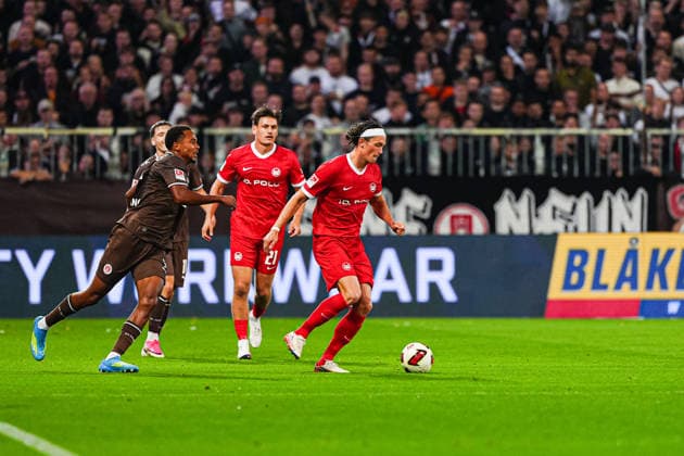 Fabian Reese (VfL Wolfsburg, 11) GER, FC St. Pauli vs. VfL Wolfsburg, Fussball, 2. Bundesliga, Spieltag 05, Saison 2026 2027, 12.09.2026 DFL REGULATIONS PROHIBIT ANY USE OF PHOTOGRAPHS AS IMAGE SEQUENCES AND OR QUASI-VIDEO GER, FC St. Pauli vs. VfL Wolfsburg, Fussball, 2. Bundesliga, Spieltag 05, Saison 2026 2027, 12.09.2026 Hamburg *** Fabian Reese, VfL Wolfsburg, No. 11 (GER), FC St. Pauli vs. VfL Wolfsburg, Soccer, 2. Bundesliga, Matchday 5, 2026–2027 Season, September 12, 2026 DFL regulations prohibit any use of photographs as image sequences and or quasi-video (GER), FC St. Pauli vs. VfL Wolfsburg, Soccer, 2. Bundesliga, Matchday 5, 2026–2027 Season, September 12, 2026, Hamburg Copyright: xEibner-Pressefoto MarcelxvonxFehrnx EP_MFN