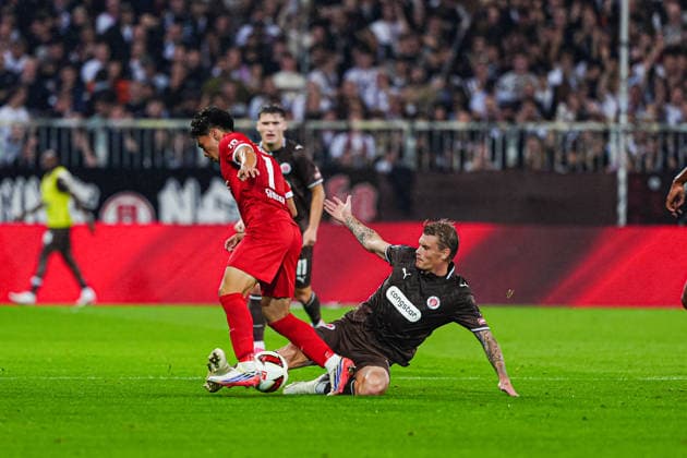 Kento Shiogai (VfL Wolfsburg, 07), Eric Smith (FC St. Pauli, 08) GER, FC St. Pauli vs. VfL Wolfsburg, Fussball, 2. Bundesliga, Spieltag 05, Saison 2026 2027, 12.09.2026 DFL REGULATIONS PROHIBIT ANY USE OF PHOTOGRAPHS AS IMAGE SEQUENCES AND OR QUASI-VIDEO GER, FC St. Pauli vs. VfL Wolfsburg, Fussball, 2. Bundesliga, Spieltag 05, Saison 2026 2027, 12.09.2026 Hamburg *** Kento Shiogai, VfL Wolfsburg, 07; Eric Smith, FC St. Pauli, 08 (GER); FC St. Pauli vs. VfL Wolfsburg, soccer, 2. Bundesliga, Matchday 05, 2026–2027 season, September 12, 2026 DFL regulations prohibit any use of photographs as image sequences and or quasi-video GER, FC St. Pauli vs. VfL Wolfsburg, soccer, 2. Bundesliga, Matchday 5, 2026–2027 season, September 12, 2026, Hamburg Copyright: xEibner-Pressefoto MarcelxvonxFehrnx EP_MFN