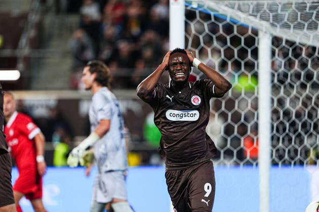Verzweiflung Abdoulie Ceesay (FC St. Pauli, 09) GER, FC St. Pauli vs. VfL Wolfsburg, Fussball, 2. Bundesliga, Spieltag 05, Saison 2026 2027, 12.09.2026 DFL REGULATIONS PROHIBIT ANY USE OF PHOTOGRAPHS AS IMAGE SEQUENCES AND OR QUASI-VIDEO GER, FC St. Pauli vs. VfL Wolfsburg, Fussball, 2. Bundesliga, Spieltag 05, Saison 2026 2027, 12.09.2026 Hamburg *** Despair Abdoulie Ceesay FC St. Pauli, 09 GER, FC St. Pauli vs. VfL Wolfsburg, Soccer, 2. Bundesliga, Matchday 05, 2026–2027 Season, September 12, 2026 DFL regulations prohibit any use of photographs as image sequences and or quasi-video GER, FC St. Pauli vs. VfL Wolfsburg, Soccer, 2. Bundesliga, Matchday 5, 2026–2027 Season, September 12, 2026, Hamburg Copyright: xEibner-Pressefoto MarcelxvonxFehrnx EP_MFN