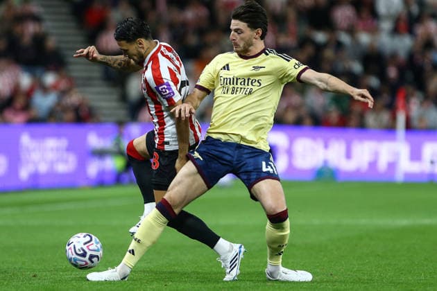 Stadium of Light SUNDERLAND, ENGLAND, SEPTEMBER 12: Enzo Le Fée of Sunderland AFC (L) is tackled by Declan Rice of Arsenal FC (R) during the Premier League 2026-27 Match between Sunderland AFC and Arsenal FC at the Stadium of Light on September 12, 2026 in Sunderland, England. (Photo by Zach Forster Sports Press Photo) (Zach Forster Sports Press Photo SPP)  Copyright: xZachxForster SportsxPressxPhotox xSPPx Sportspressphoto_SPR229188