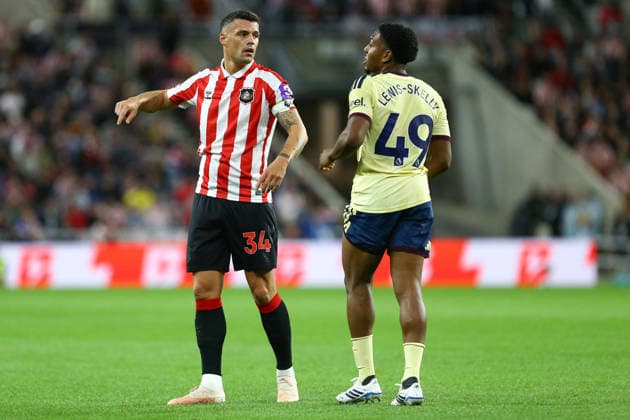 Stadium of Light SUNDERLAND, ENGLAND, SEPTEMBER 12: Granit Xhaka of Sunderland AFC (L) gestures alongside Myles Lewis-Skelly of Arsenal FC (R) during a Premier League 2026-27 Match between Sunderland AFC and Arsenal FC at the Stadium of Light on September 12, 2026 in Sunderland, England. (Photo by Zach Forster Sports Press Photo) (Zach Forster Sports Press Photo SPP)  Copyright: xZachxForster SportsxPressxPhotox xSPPx spp-en-ZaFoPrPh-spp26_zachf_1209_110