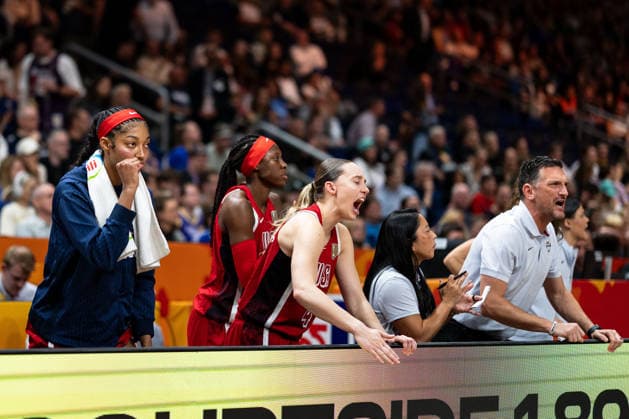 Angel Reese (USA, 15) und Paige Bueckers (USA, 04) jubelt Jubel, GER, Spanien vs. USA, Basketball, FIBA Women s World Cup 2026, Halbfinale, 12.09.2026 GER, Spanien vs. USA, Basketball, FIBA Women s World Cup 2026, Halbfinale, 12.09.2026 Berlin Copyright: xEibner-Pressefoto MaxxVincenx EP_MVN