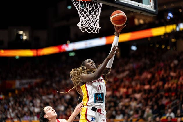 Awa Fam (Spanien, 11) beim Korbleger, GER, Spanien vs. USA, Basketball, FIBA Women s World Cup 2026, Halbfinale, 12.09.2026 GER, Spanien vs. USA, Basketball, FIBA Women s World Cup 2026, Halbfinale, 12.09.2026 Berlin Copyright: xEibner-Pressefoto MaxxVincenx EP_MVN
