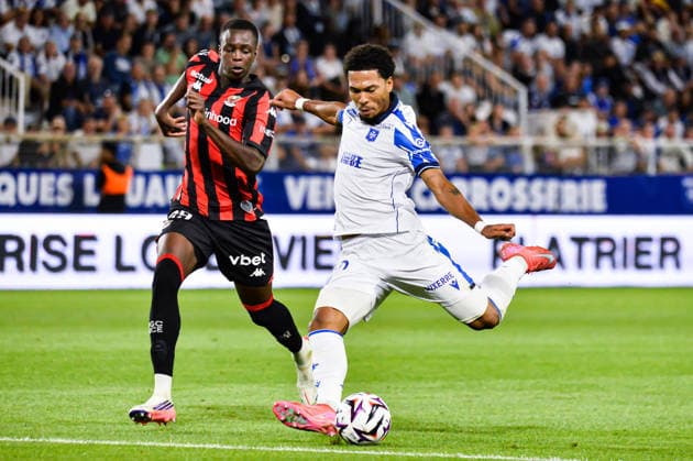 FOOTBALL : AJ Auxerre vs OGC Nice - Ligue 1 - JournÃ e 4 - 12 09 2026 Danny Namaso (AJ Auxerre) Djibril Coulibaly (OGC Nice) AuxerreFrance  Copyright: xBaptistexAutissierx