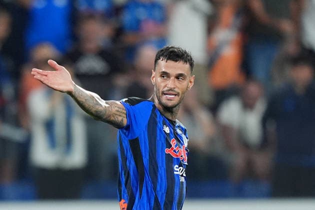 Atalanta s Gianluca Scamacca celebrates after scoring 1-1 during the Serie A soccer match between Atalanta and Cagliari at New Balance Arena in Bergamo , Italy - September 12, 2026. - Soccer  Copyright: xSpada LaPressex