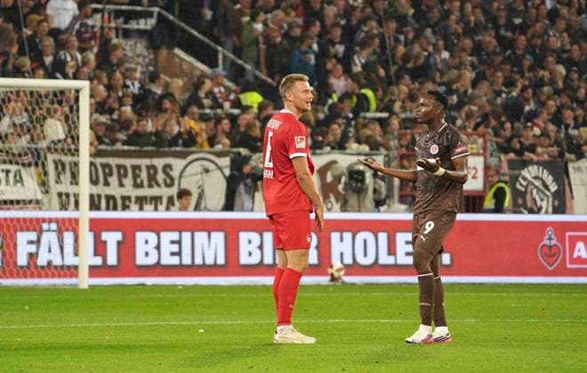 Foto : Hauke WAHL (Wolfsburg , links) hat Zoff mit Abdoulie CEESAY (Pauli , rechts) Fussball 2. Bundesliga , 5. Spieltag am Sa. 12.09.2026 FC St. Pauli - VfL Wolfsburg *** Photo by Hauke WAHL, Wolfsburg; on the left, Zoff is arguing with Abdoulie CEESAY of St. Pauli; on the right, soccer, 2. Bundesliga, Matchday 5 on Sat, Sept. 12, 2026: FC St. Pauli vs. VfL Wolfsburg