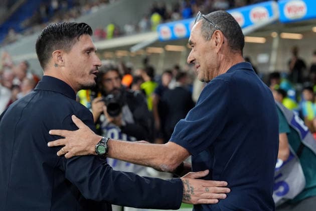 Cagliari s head coach Fabio Pisacane , Atalanta s Head Coach Maurizio Sarri during the Serie A soccer match between Atalanta and Cagliari at New Balance Arena in Bergamo , Italy - September 12, 2026. - Soccer  Copyright: xSpada LaPressex