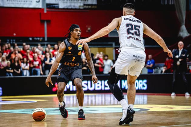 12.09.2026, xhfmx, Basketball BBL Pokal, Giessen 46ers - Chemnitz 99ers Stefan Smith (Chemnitz 99ers, 2). Viktor Kovacevic (Gießen 46ers) Giessen