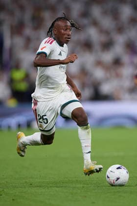 Yan Diomande (Real Madrid CF) controls the ball during the LaLiga EA Sports match between Real Madrid CF and Rayo Vallecano de Madrid at Estadio Santiago BernabÃ u on September 12, 2026 in Madrid, Spain. (Photo by Manu Reino DeFodi Images) - *** Yan Diomande of Real Madrid CF controls the ball during the LaLiga EA Sports match between Real Madrid CF and Rayo Vallecano de Madrid at Estadio Santiago Bernabéu on September 12, 2026, in Madrid, Spain. Photo by Manu Reino, DeFodi Images